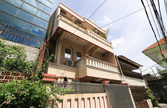 Eiffel Residence Batu Tulis 37 - Female Only