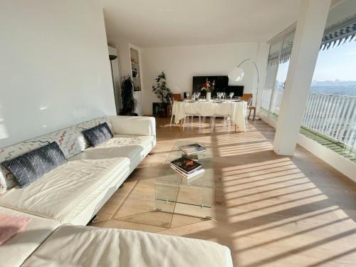 EIFFEL TOWER SEINE RIVER VIEW Paris 360- 3 Rooms Chic