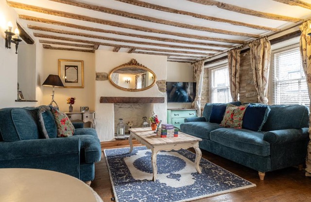 Eilmers Cottage - Beautiful 4BD in Malmesbury!
