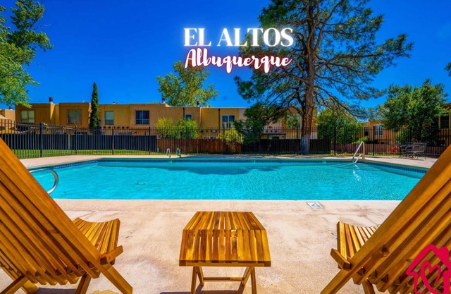 El Altos - An Irvie Home with Summer Pool