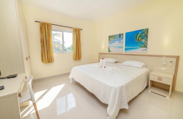 El Paraiso Tropical, Steps away from the Beach