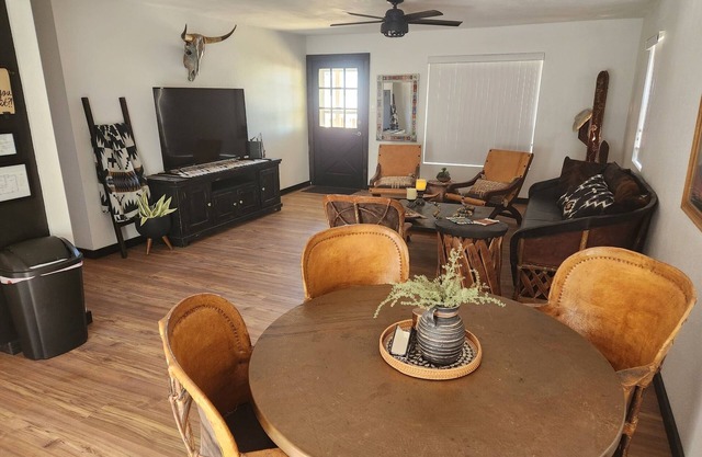 El Pino - Walkable, quiet, comfortable, views
