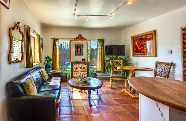 El Prado Couple's Escape w/Hot Tub!