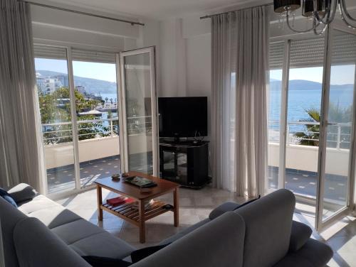 Elcon Seaside Apartment