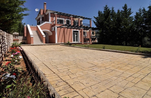 Elea Luxury Home belongs to Eleonas Luxury Homes complex with great view