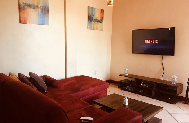 Elegant 1br Apt Near Airport