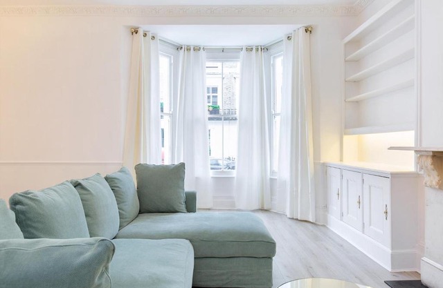 Elegant 2 bedrooms apt in Chelsea with patio