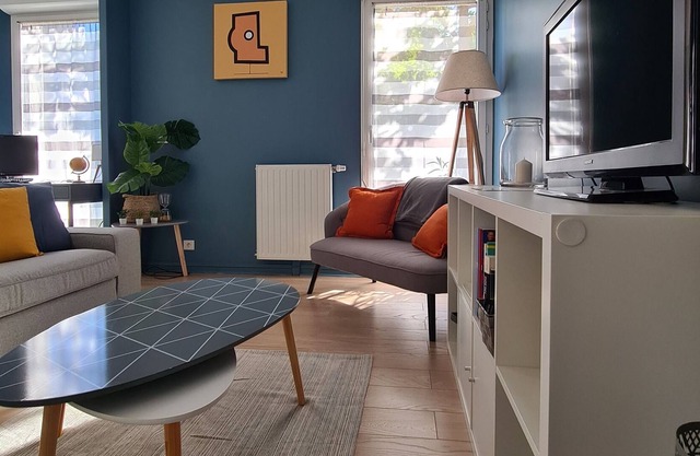 Elegant 2-room apartment on the banks of the Seine