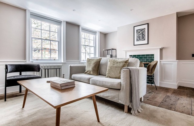 Elegant 2BR in Wapping w/Rustic Decor, by Blueground