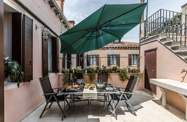 Elegant 6 Bedroom Penthouse with Terrace and Canal View