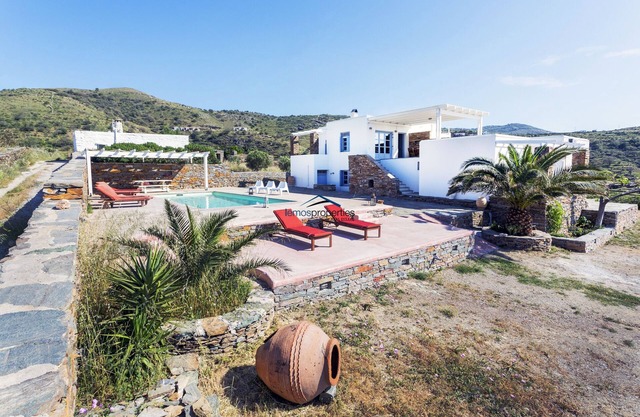 Elegant and charming Villa Petra & Thea with a swimming pool and great sea view.