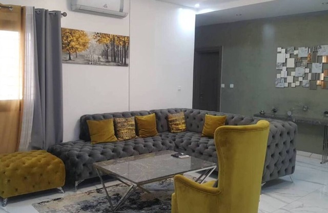 Elegant Apartment in Ouakam, with 24/7 Security & Pool, with underground parking