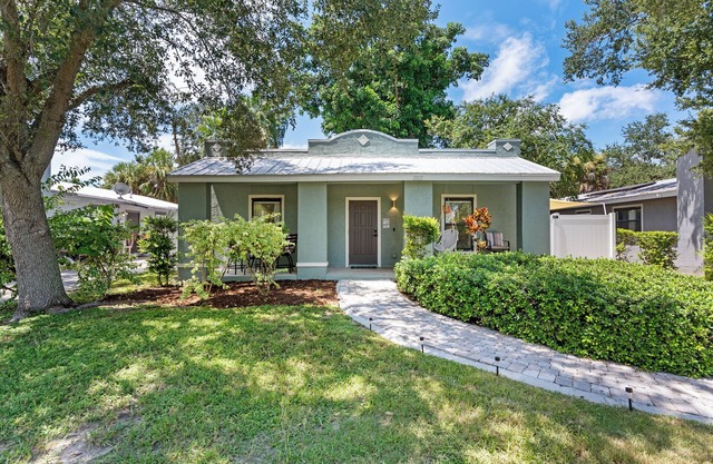 Elegant Boho Beach House, 3 min to Main St. Sarasota, 10 min to Lido Beach