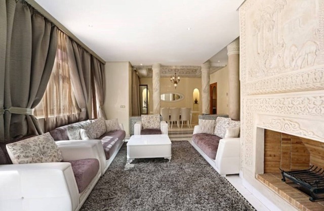 Elegant &cozy Villa With Pool on a Golf Domain