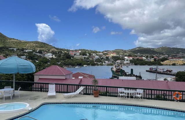 Elegant Harbor View Condo Get-A-Way @ Schooner Bay