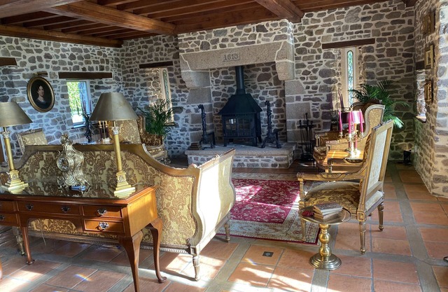 Elegant , historic country house .ideal to see D Day beaches &Mont St MIcheal