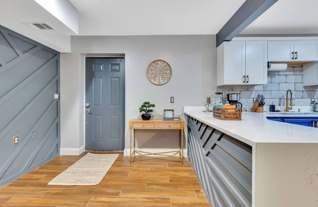 Elegant modern 2bdrm, 2bth. 20 min to ATL Airport