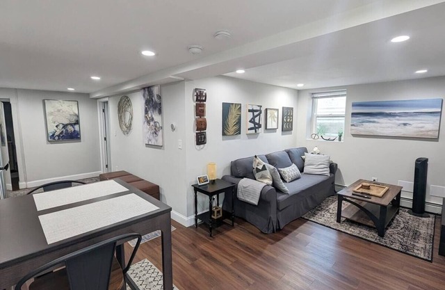 Elegant newly renovated smart apartment