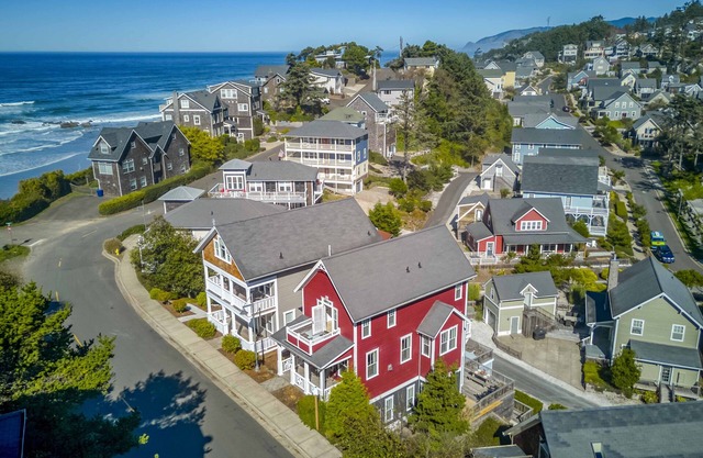 Elegant Olivia Beach 3-Story has Two Living Spaces, Ocean & Park Views!