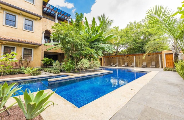 Elegant, quiet and secure condo with terrace - Close by Playa Langosta
