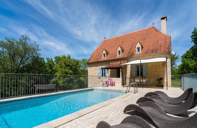 Elegant Stay in Thémines