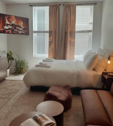 Elegant Suite at Marina-Venice Beach with Pool, Jacuzzi, GYM by Holisticā Retreats