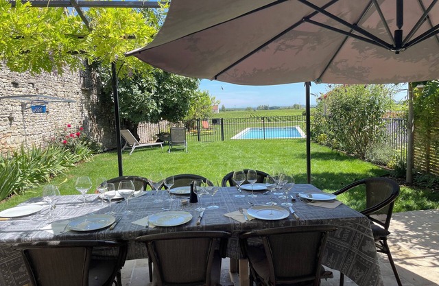 Elegantly renovated residence with garden and pool in famous wine village North