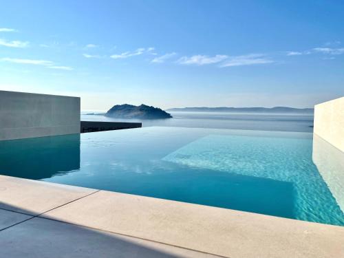 Eleia Seafront Rooms & Villas