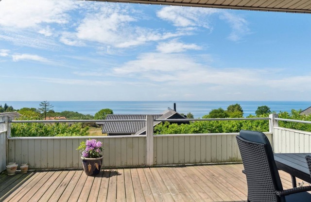 "Eliene" - 400m from the sea by Interhome