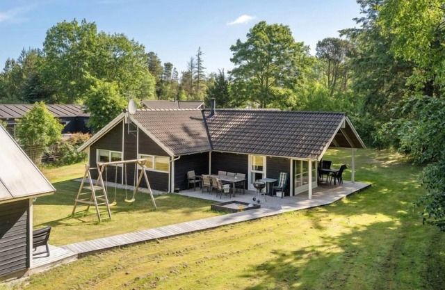 "Elita" - 1.7km from the sea by Interhome
