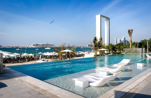 Elite 2BR at La Vie with sea view