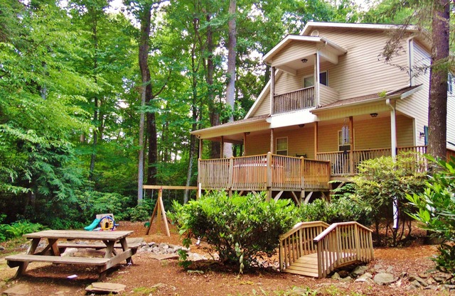 Elk Buck Gift Card, Creek, Hot Tub, Playground, Firepit Fireplace WiFi EZ-Access