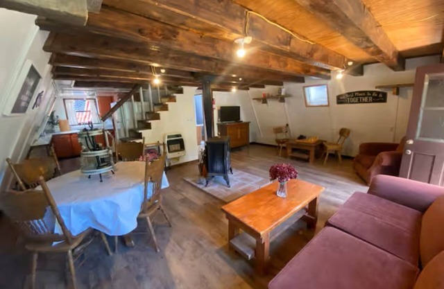 Elk Trail Lookout- Tranquil cabin with WiFi- 2 bedrooms available