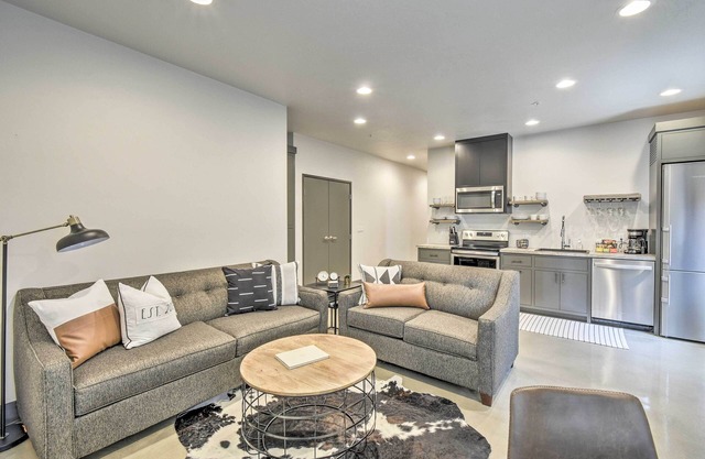 Elkhart Lake Townhome - 20 Mi to Sheboygan!