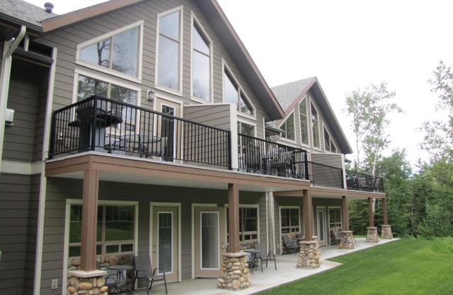 Elkwater Lake Lodge and Resort
