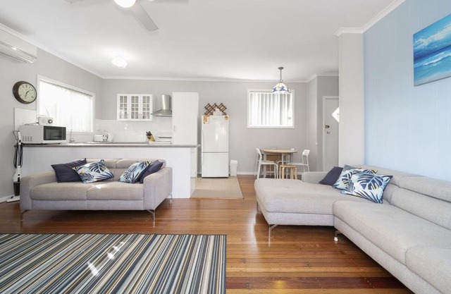 Eloora House Blue bay