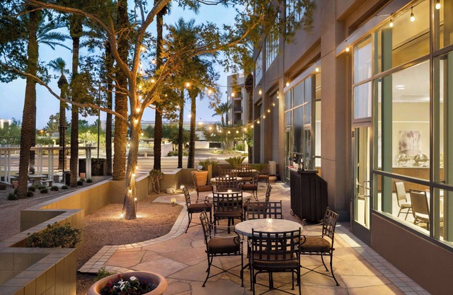 Embassy Suites by Hilton Phoenix Downtown North