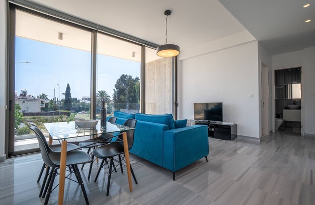 Emerald 101 1 BED - One Bedroom Apartment, Sleeps 2