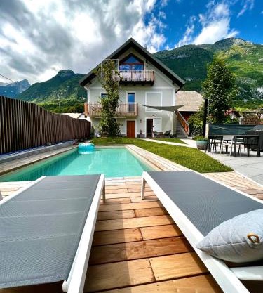 Emerald Valley Apartments