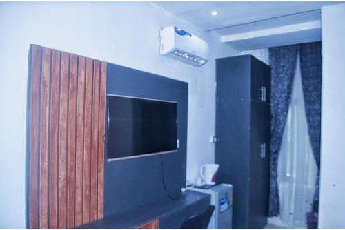 Empire Suites And Apartment