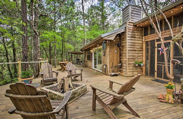 Enchanting 'Whitney Cabin' w/Beach & Creek!