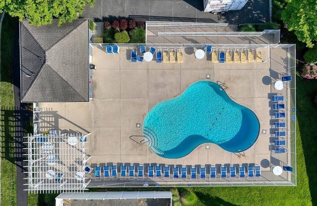 End Unit Townhouse Rehoboth Beach 5BR Pool Tennis