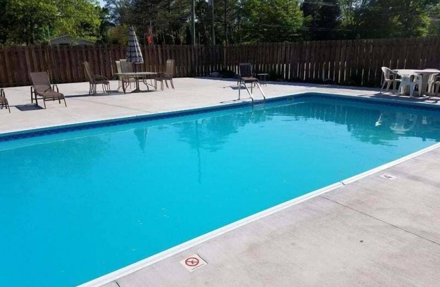 Endless Summer- heated pool- close to beach