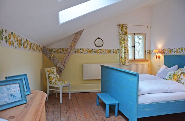 English charm - apartment in a historic manor house