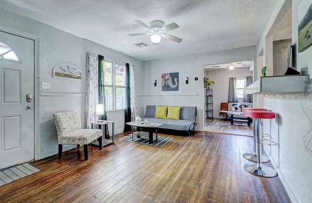 Enjoy 360 Mountain views at 3BR House