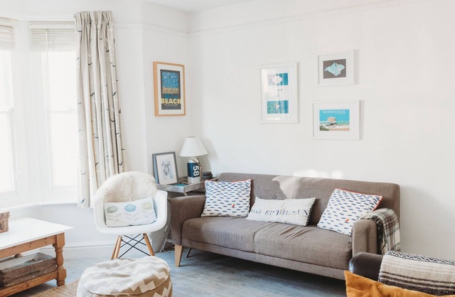 Enjoy a holiday in the centre of seaside Bembridge in our award winning cottage