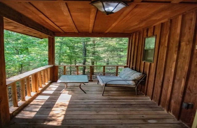 Enjoy a Rustic Retreat Here at the Cedar Loft in East TX!