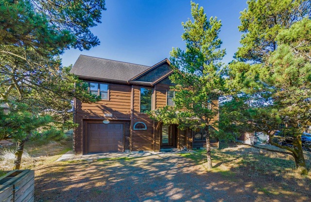 Enjoy Bliss in Pacific City, Dogs OK, Walk to Beach, Close to Town, Deck