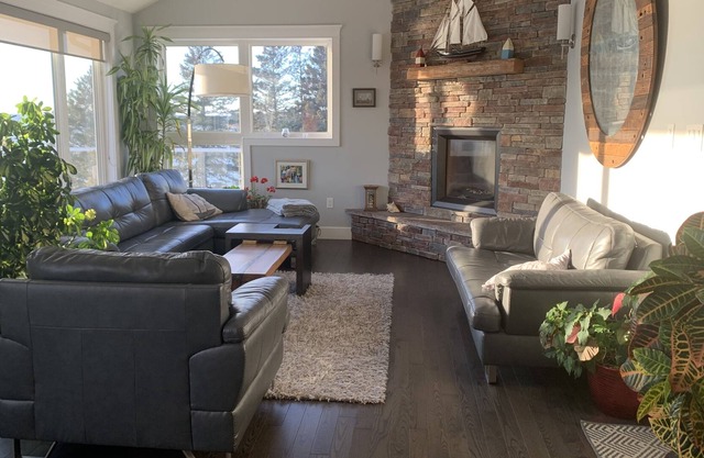 Enjoy oceanfront living at its best!!
