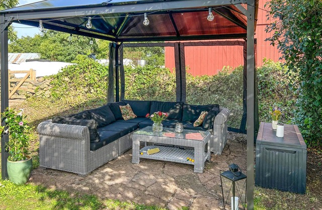 Enjoy peace and idyll in this holiday home in the countryside.